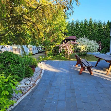 "U Izy" Pokoje Goscinne I Przyczepy Campingowe Großmöllen Exterior foto