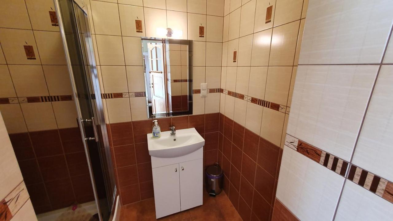"U Izy" Pokoje Goscinne I Przyczepy Campingowe Großmöllen Exterior foto