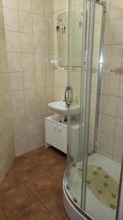 "U Izy" Pokoje Goscinne I Przyczepy Campingowe Großmöllen Exterior foto