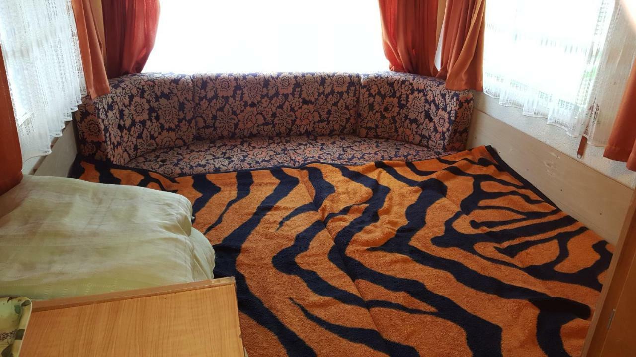 "U Izy" Pokoje Goscinne I Przyczepy Campingowe Großmöllen Exterior foto